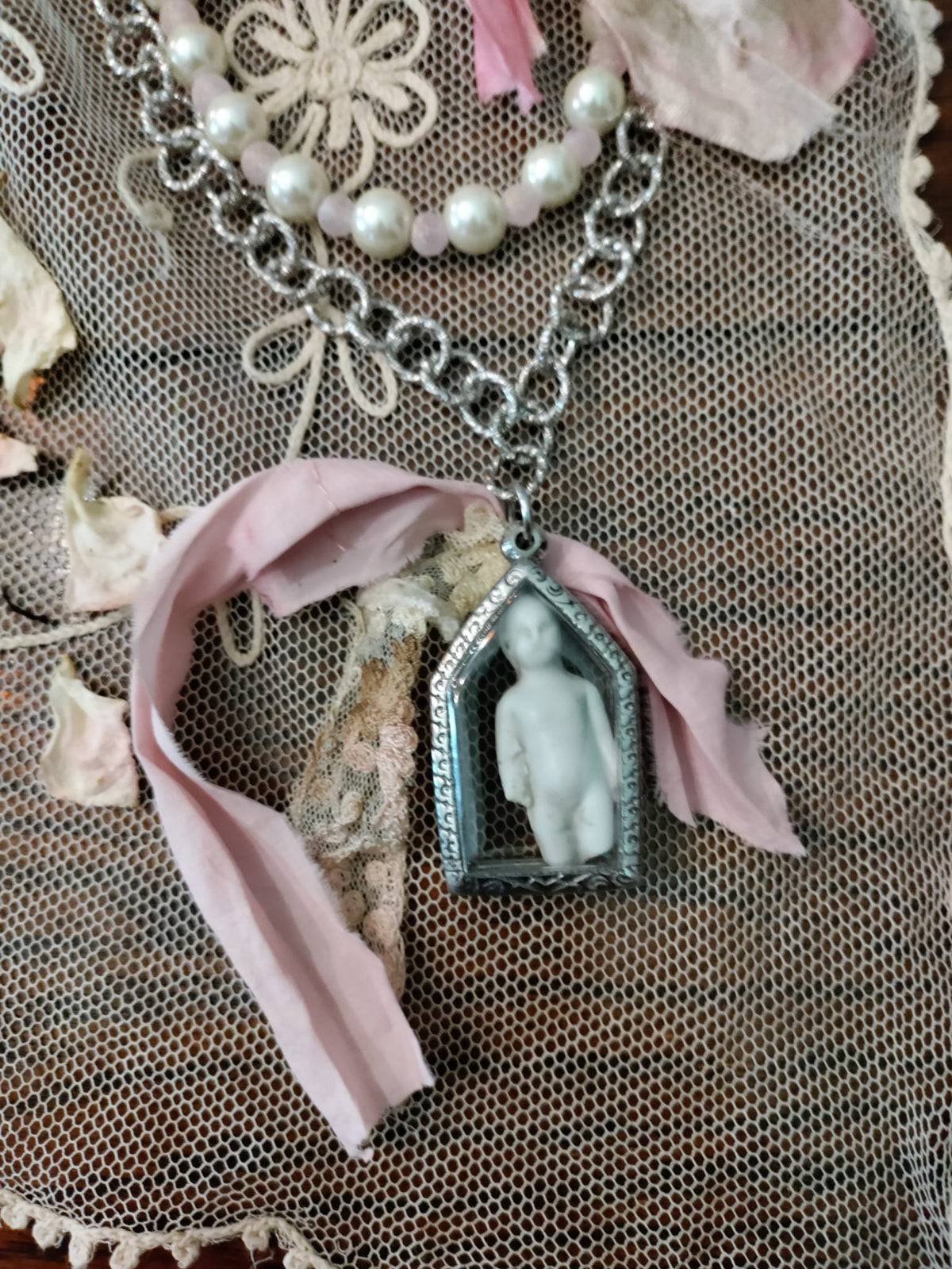 Frozen Charlotte: Pearls and Peony