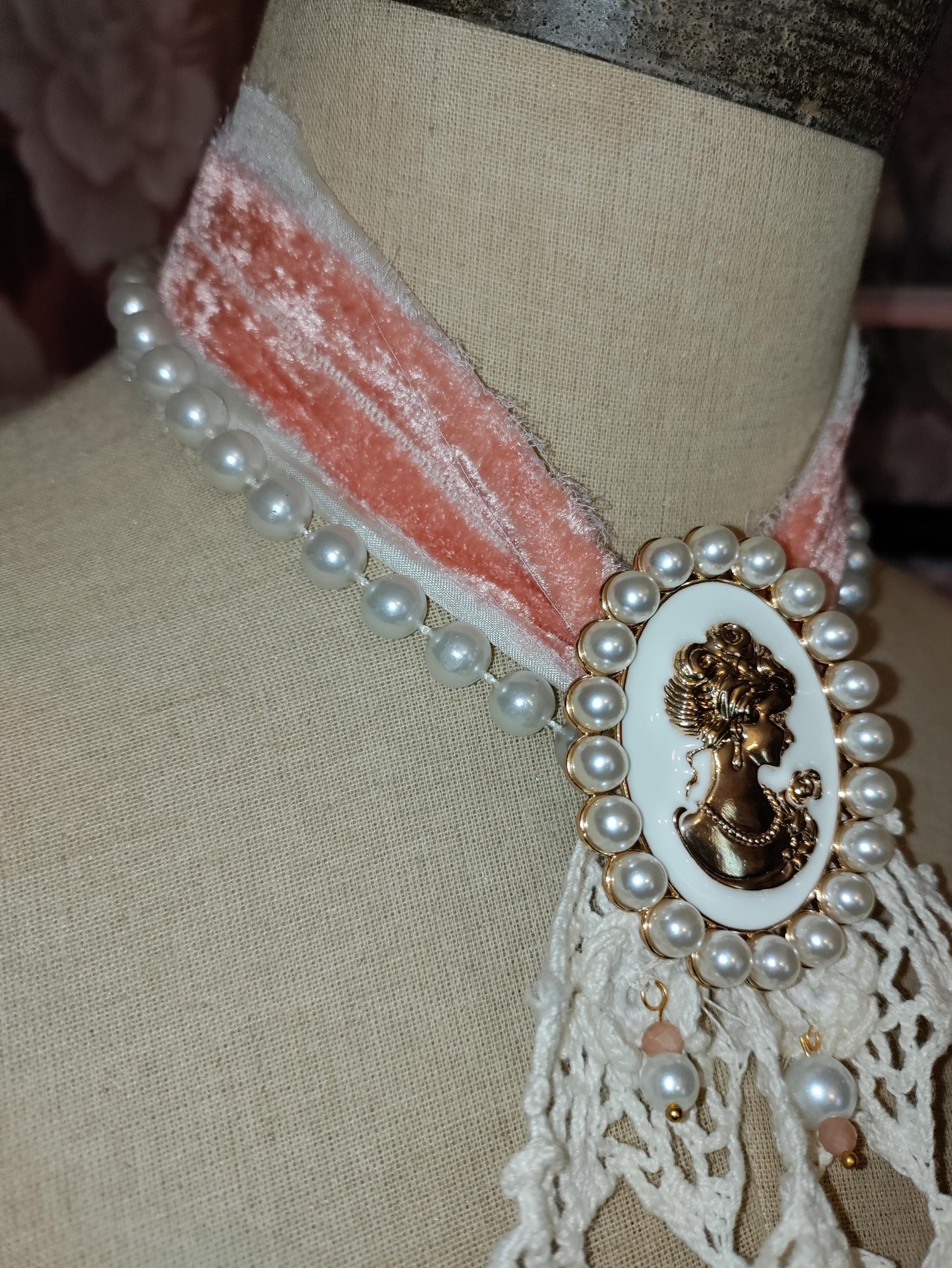 Cameo Jabot ~ Antique Crochet Lace Necklace, Vintage Gold Cameo Choker